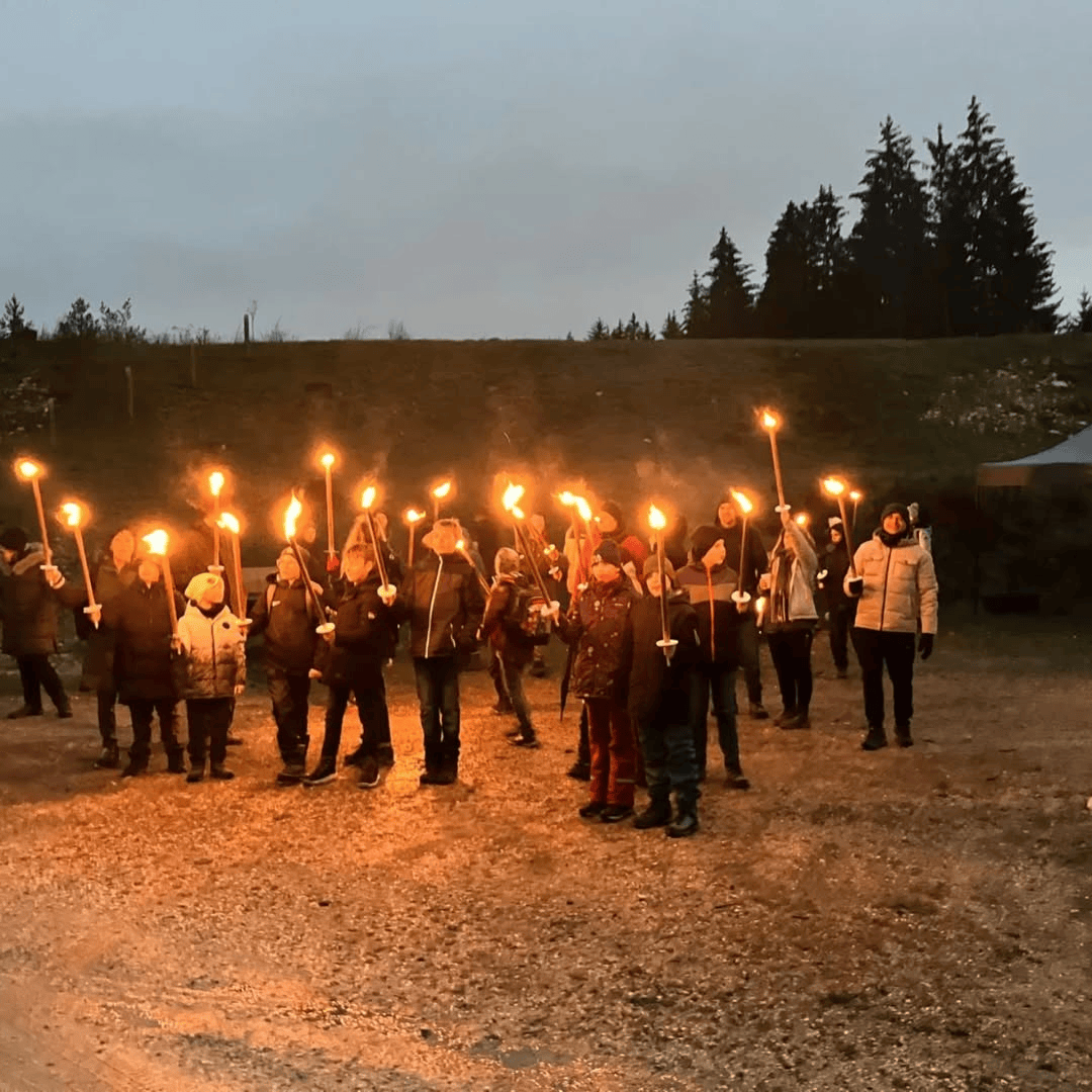 Weihnachtsfeier - Gruppenbild.png